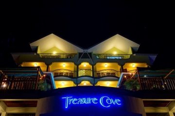 TREASURE COVE ****